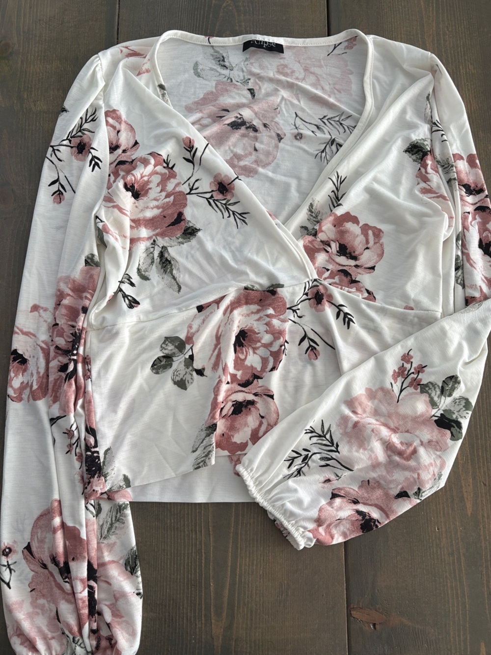 Eclipse Floral V neckTop in White and Light Pink